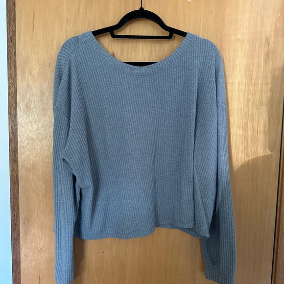 Gray V-Neck Ribbed Sweater - Picture 3 of 3